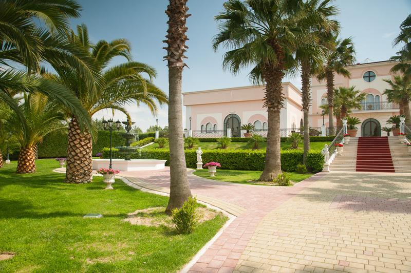La Corte Di Opaka كانوسا دي بوليا المظهر الخارجي الصورة